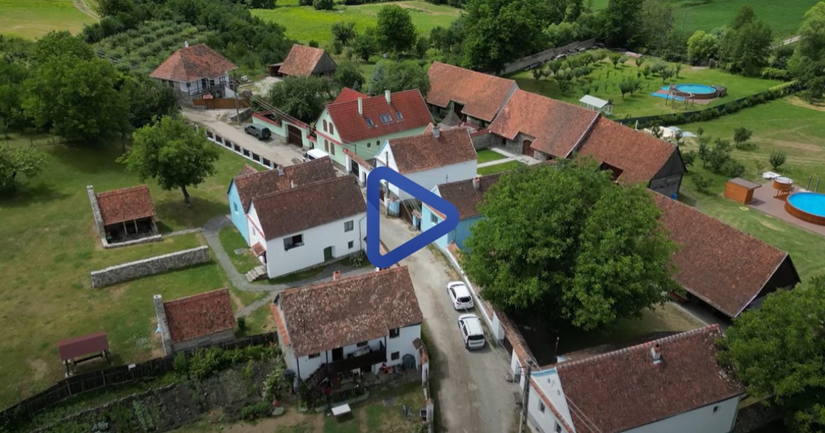 Abásfalván egy egész utcácska őrzi a hagyományos faluképet